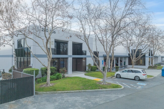 Plus de détails pour 200-230 Railroad Ave, Milpitas, CA - Industriel/Logistique à louer