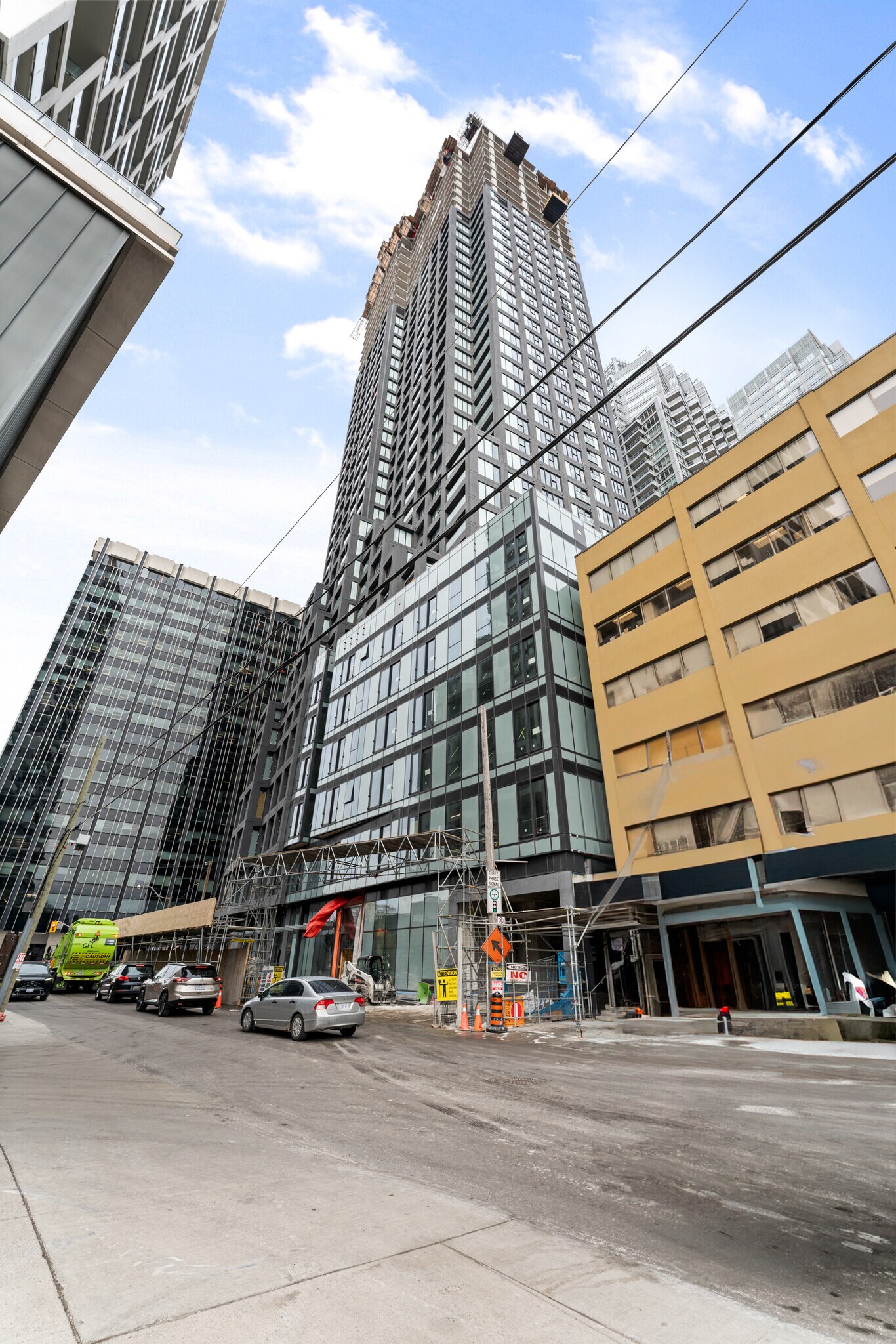 2161 Yonge St, Toronto, ON à vendre Photo principale– Image 1 sur 9