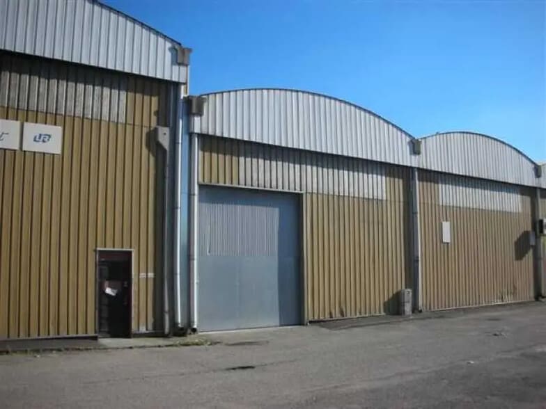 9 Rue Du Dauphiné, Saint-Priest à louer - Photo de l’immeuble – Image 3 sur 23