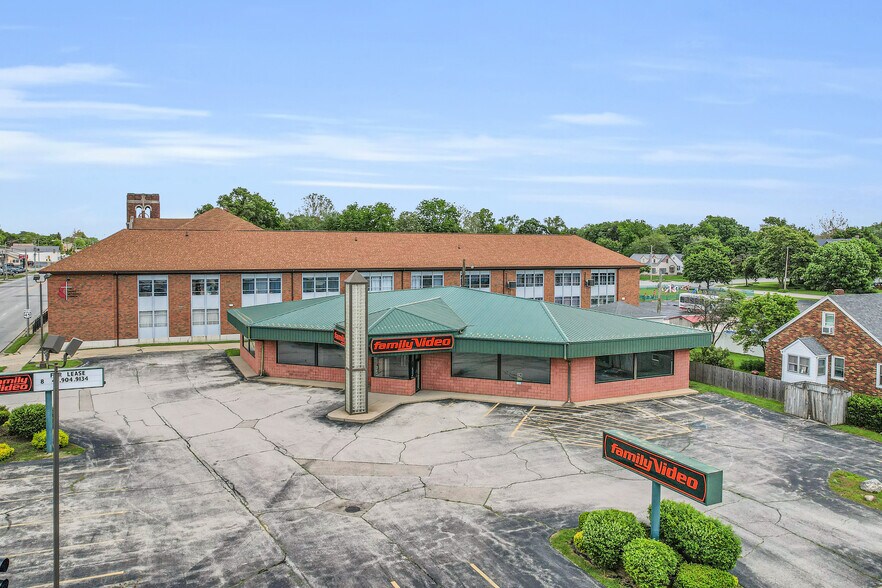 301 E Champaign Ave, Rantoul, IL à louer - Photo de l’immeuble – Image 1 sur 16