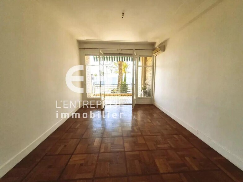Bureau dans Nice à louer - Photo de l’immeuble – Image 3 sur 10