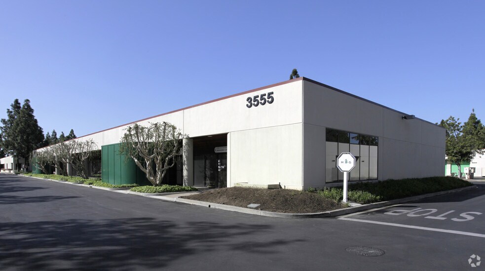 3555 Harbor Gateway S, Costa Mesa, CA à louer - Photo principale – Image 1 sur 3