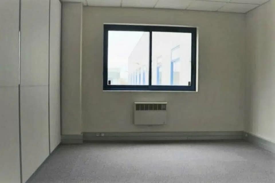 6-8 Rue De La Closerie, Lisses à louer Photo intérieure– Image 1 sur 4