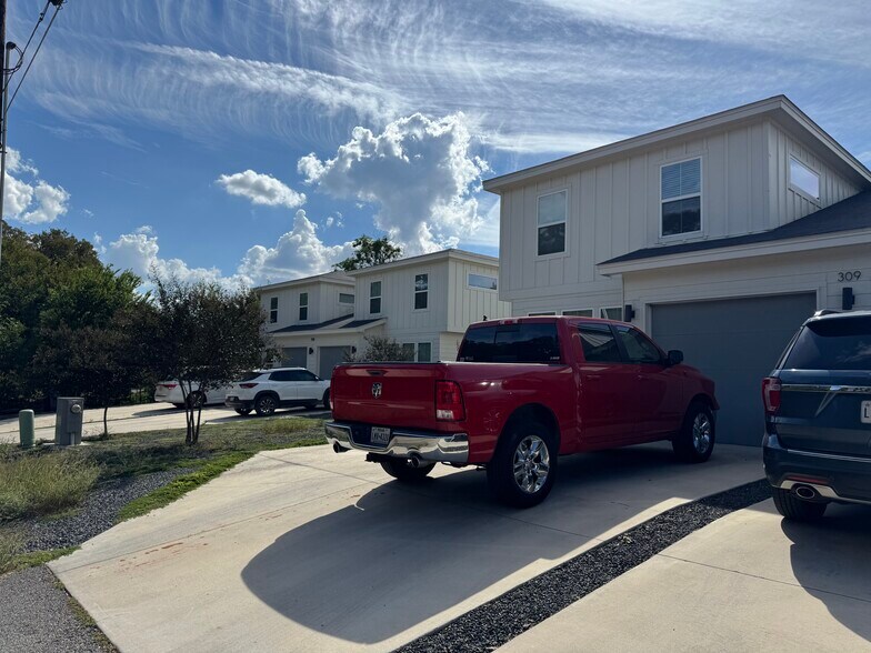708 S Boundary St, Burnet, TX à vendre - Photo de l’immeuble – Image 3 sur 4