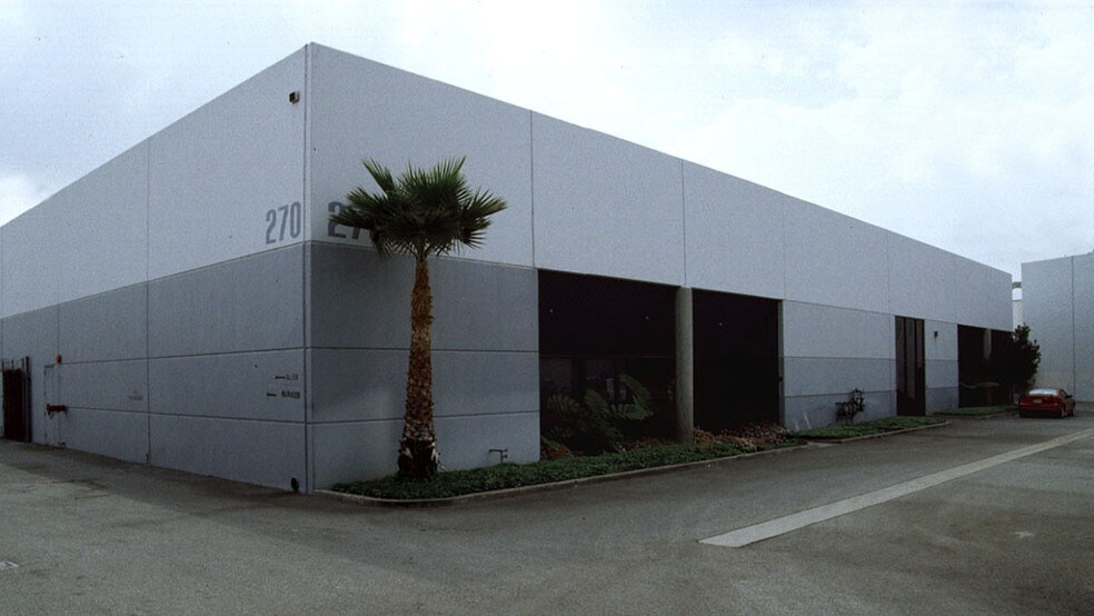 270 W Duarte Rd, Monrovia, CA à louer - Photo principale – Image 1 sur 3