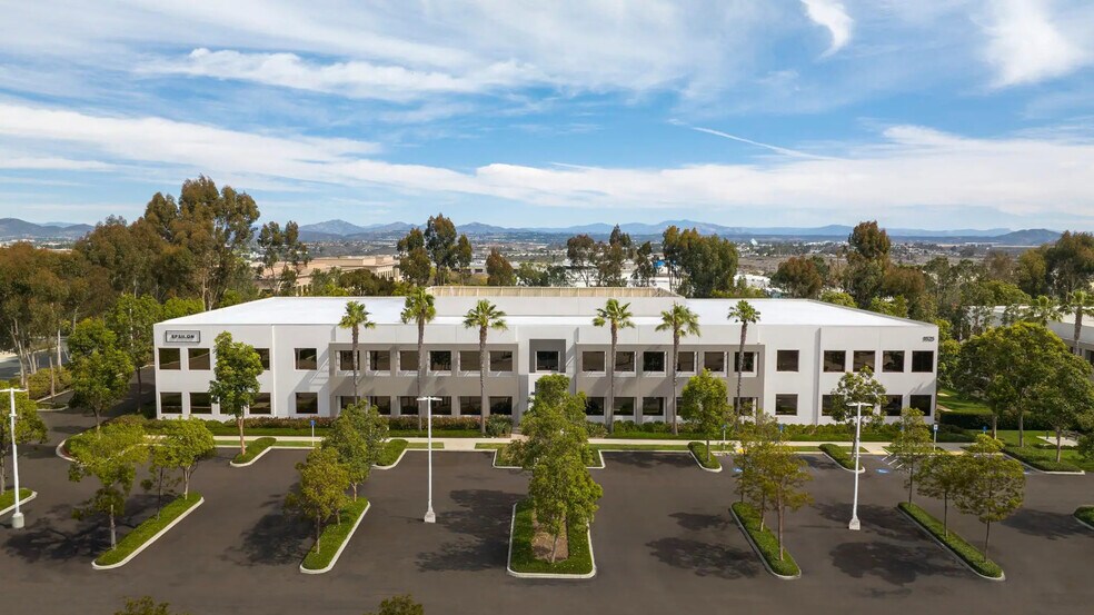 4790 Eastgate Mall, San Diego, CA à louer - Photo de l’immeuble – Image 3 sur 29