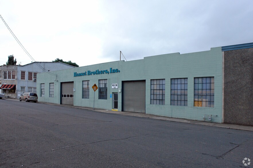 1105 SE Woodward St, Portland, OR à vendre - Photo de l’immeuble – Image 2 sur 20