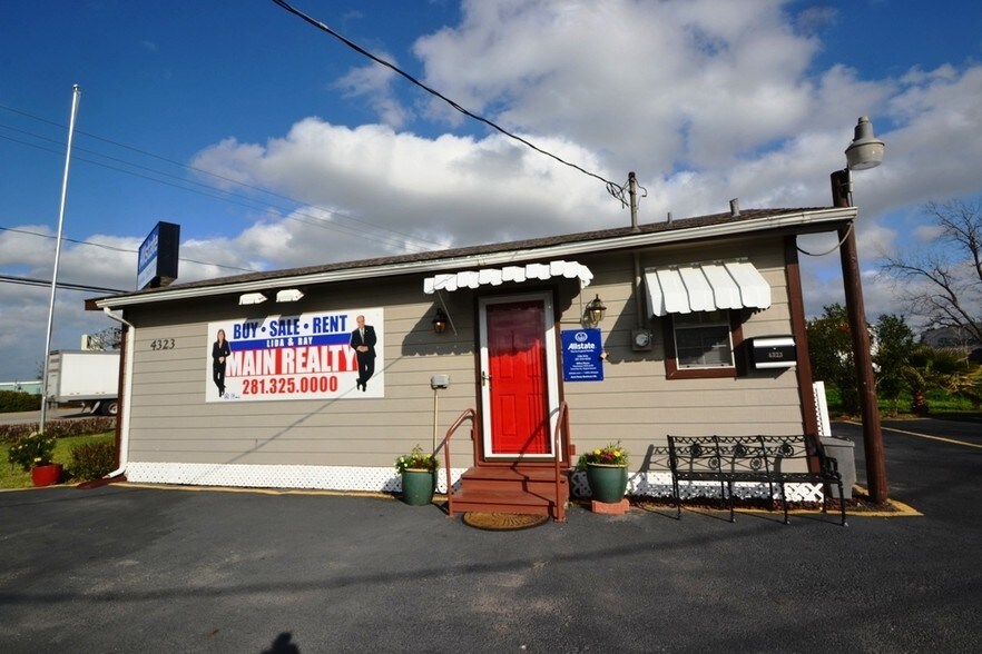 4323 S Main St, Stafford, TX à vendre - Photo principale – Image 1 sur 2