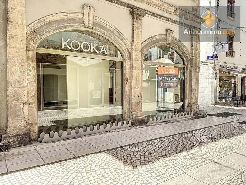 1 Rue Du Tribunal, Bourgoin-Jallieu à louer - Photo de l’immeuble – Image 1 sur 9