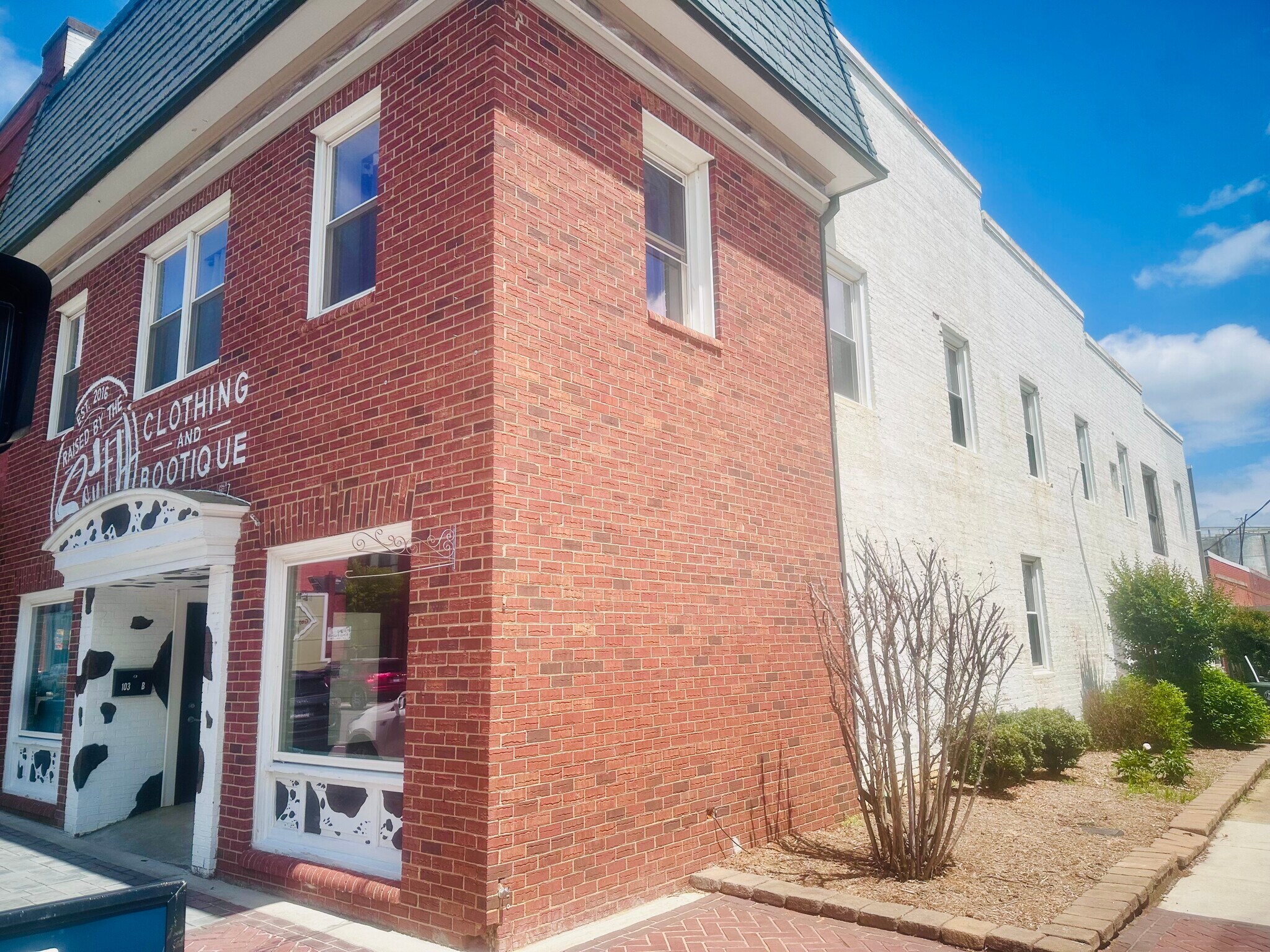103 N College Ave, Newton, NC à louer Photo principale– Image 1 sur 41