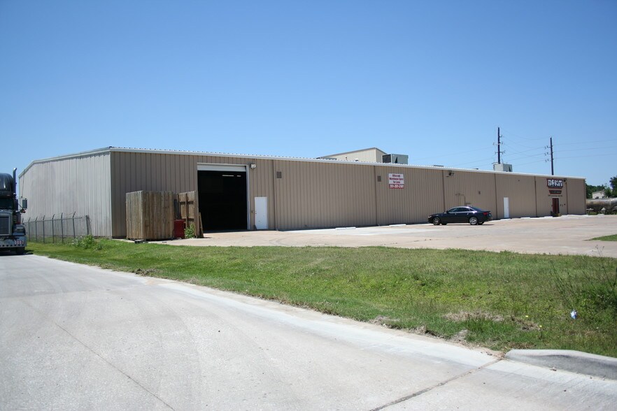 5007 E 3rd St, Katy, TX à louer - Photo de l’immeuble – Image 1 sur 3