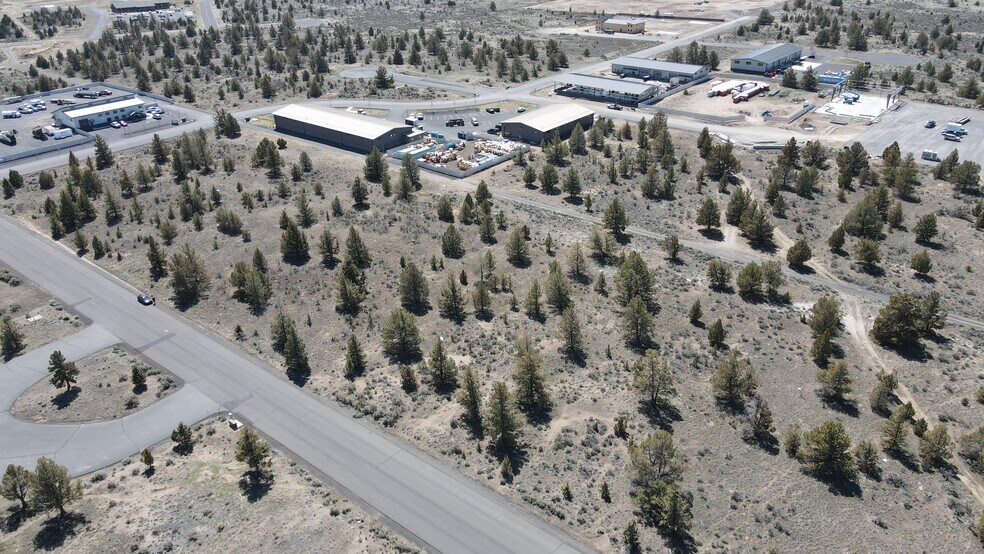 Commerce, Prineville, OR à vendre - Aérien – Image 2 sur 7