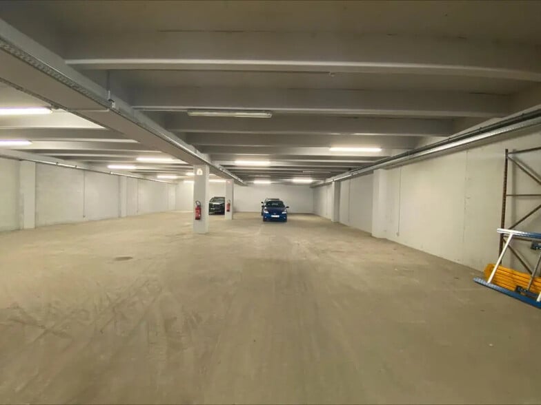 Local d’activités dans Palaiseau à louer - Photo de l’immeuble – Image 3 sur 5