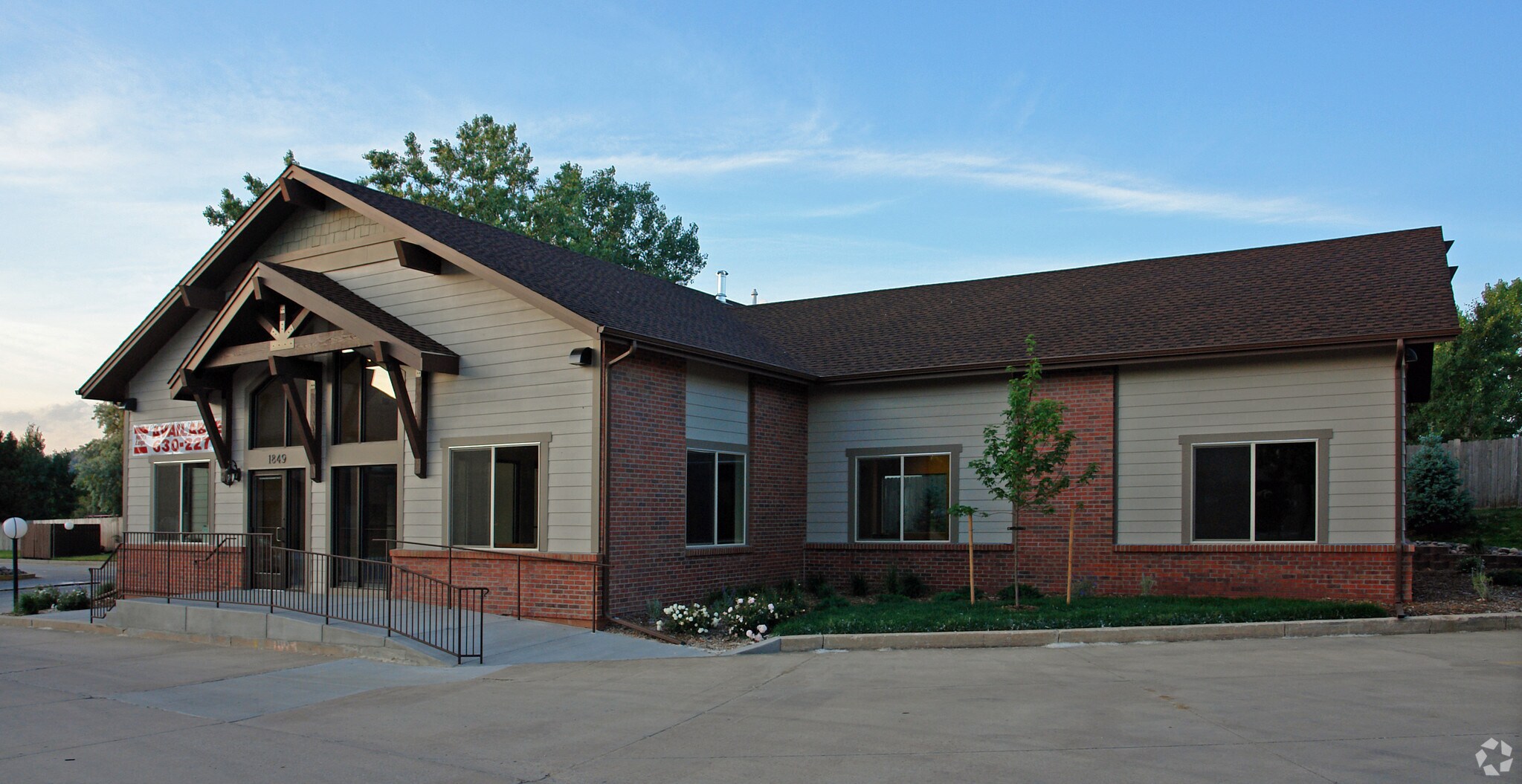 1849 Austin Bluffs Pky, Colorado Springs, CO à louer Photo principale– Image 1 sur 3