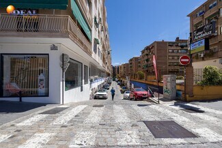 Plus de détails pour Calle Abderrahmán, 11, Granada - Local commercial à vendre