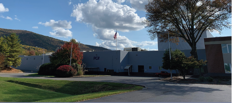 7500 Shadwell Dr, Roanoke, VA à louer - Photo de l’immeuble – Image 1 sur 11