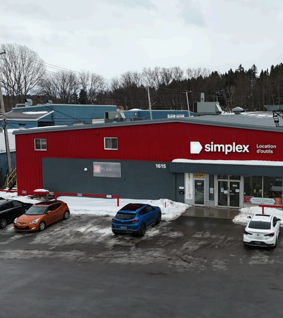 1615 Boul Saint-Paul, Saguenay, QC à louer Photo de l’immeuble– Image 1 sur 2