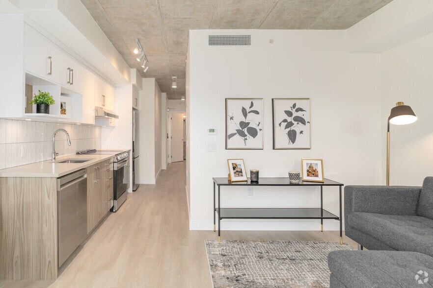 825 Fort St, Victoria, BC à louer - Photo intérieure – Image 3 sur 37