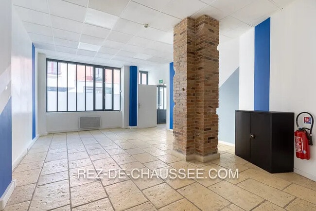 Plus de détails pour Local commercial à vendre