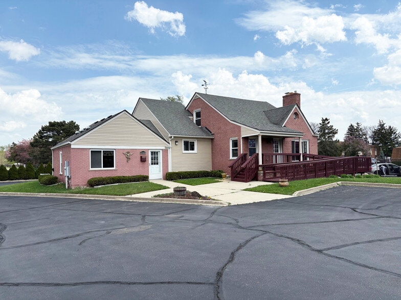 31500 Schoenherr Rd, Warren, MI à vendre - Photo de l’immeuble – Image 3 sur 7