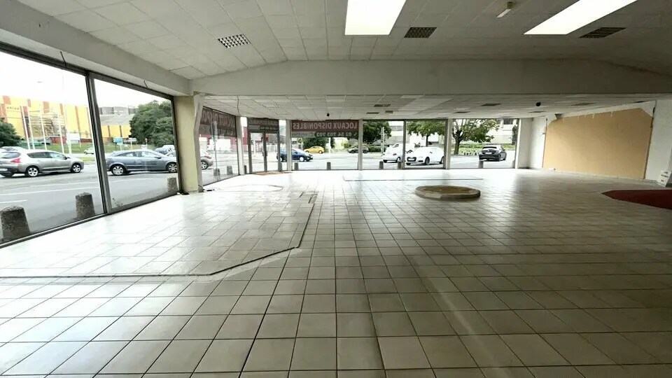 Local commercial dans Blois à louer - Photo de l’immeuble – Image 3 sur 7