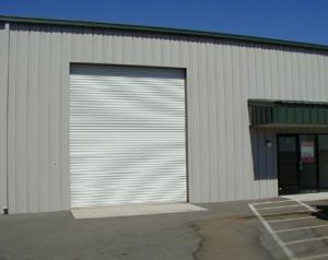 13290 Contractors Dr, Chico, CA à louer - Photo de l’immeuble – Image 3 sur 24