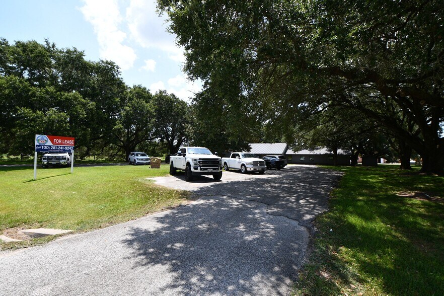 34507 FM 1093, Simonton, TX à louer - Photo de l’immeuble – Image 3 sur 102