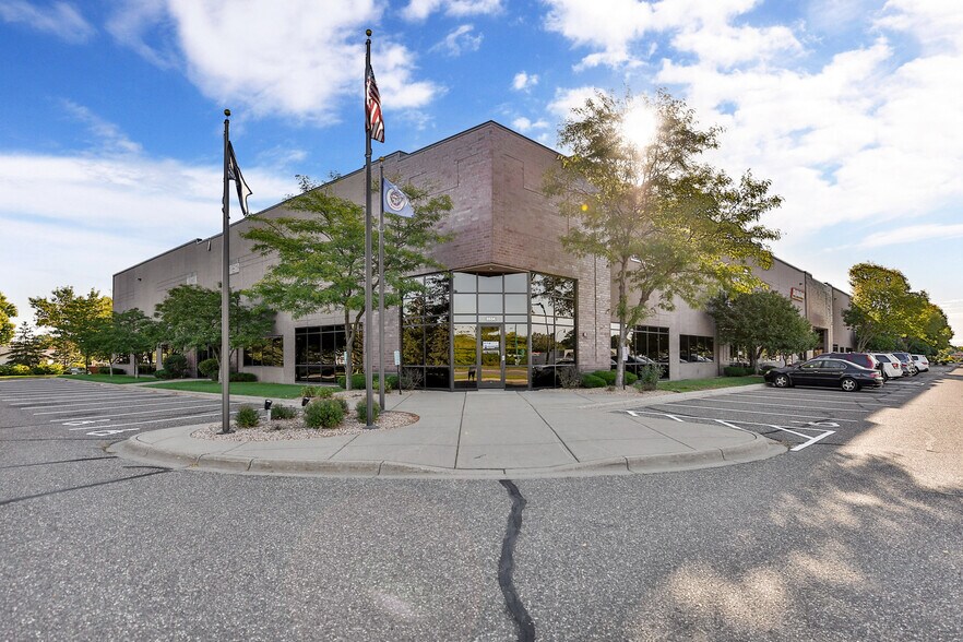 5500-5534 Lakeland Ave, Crystal, MN à louer - Photo de l’immeuble – Image 1 sur 10