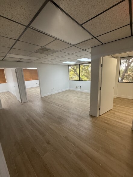 3971 SW 8th St, Miami, FL à louer - Photo de l’immeuble – Image 2 sur 16
