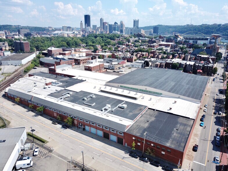 901 Pennsylvania Ave, Pittsburgh, PA à louer - Photo de l’immeuble – Image 1 sur 8