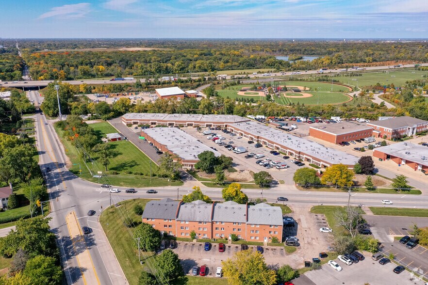 4300 Regency Dr, Glenview, IL à louer - Aérien – Image 3 sur 5