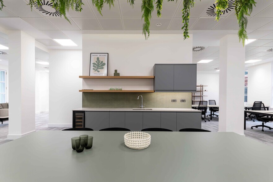 72 Cannon St, Londres à louer - Photo de l’immeuble – Image 3 sur 8