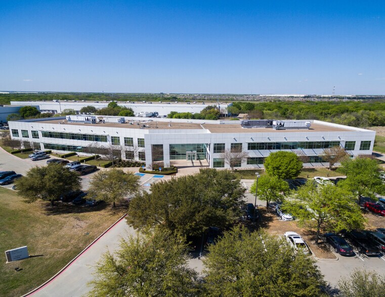 2301 Eagle Pky, Fort Worth, TX à vendre - Photo de l’immeuble – Image 1 sur 14