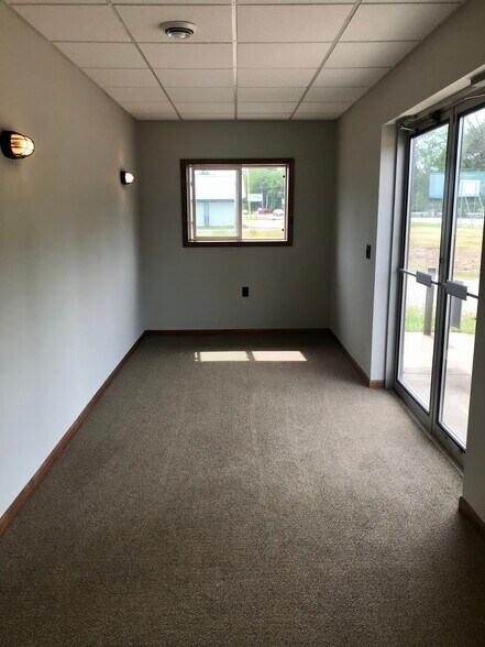 22417 Hwy 6, Deerwood, MN à louer - Photo de l’immeuble – Image 3 sur 18