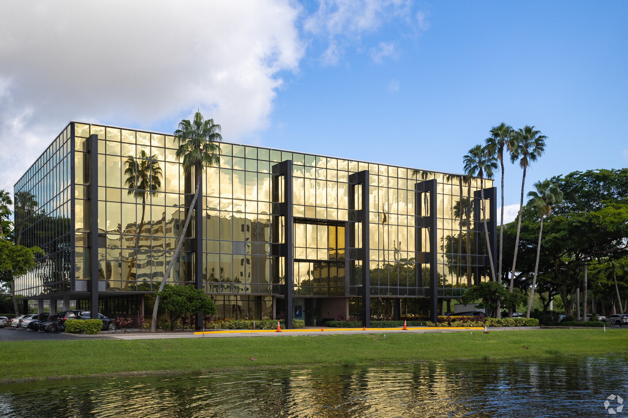 1800 S Australian Ave, West Palm Beach, FL à louer Photo principale– Image 1 sur 20