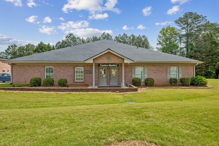 4225 S Lee St, Buford, GA à vendre - Photo de l’immeuble – Image 1 sur 39