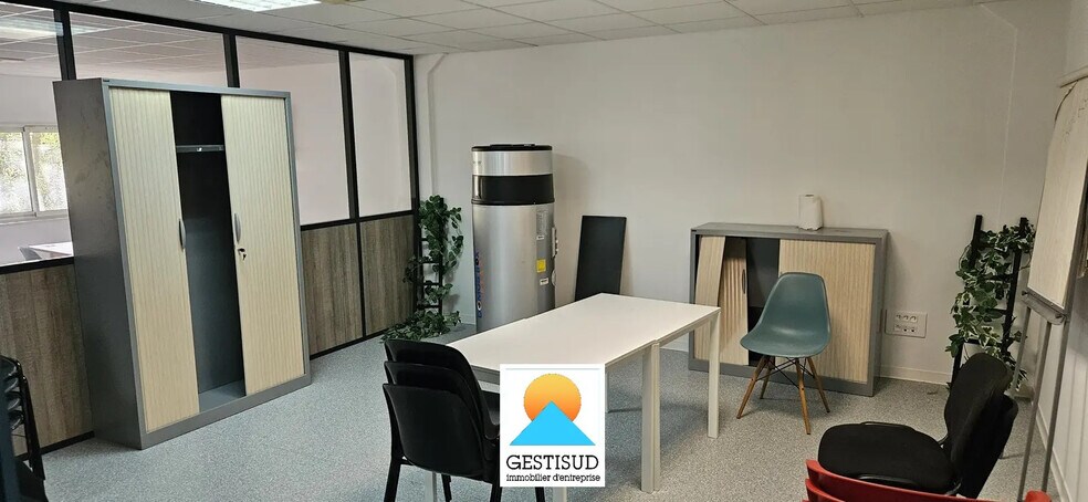 Bureau dans Gémenos à louer - Photo de l’immeuble – Image 3 sur 6