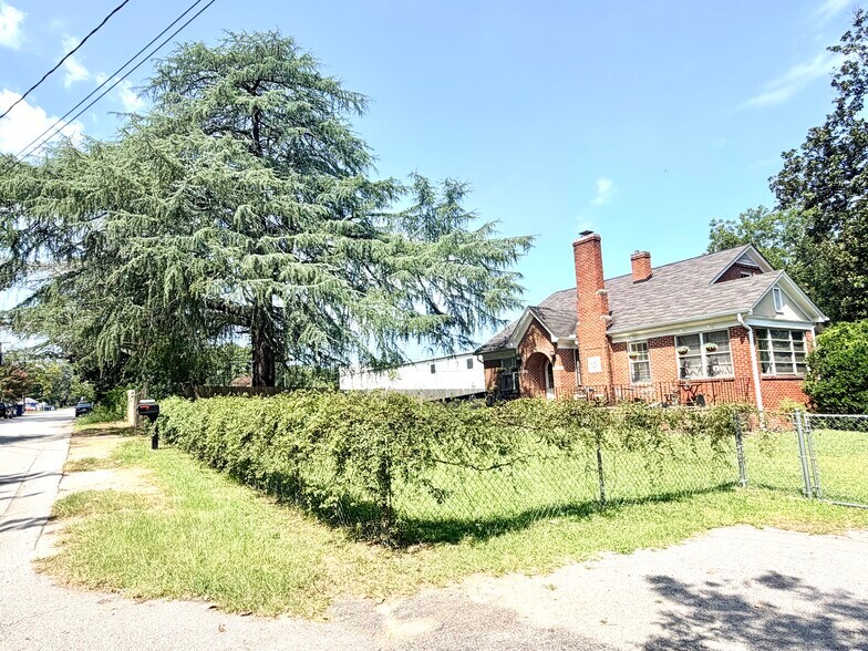 710 Raleigh St, West Columbia, SC à louer - Photo de l’immeuble – Image 3 sur 14