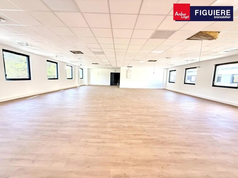 Chemin De La Bastide Blanche, Vitrolles à louer - Photo de l’immeuble – Image 3 sur 10