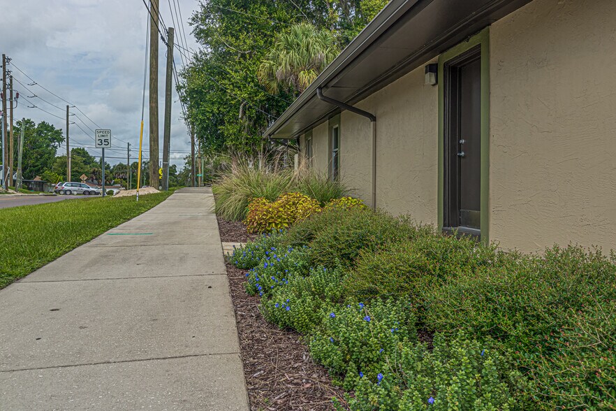 119 W Plymouth Ave, Deland, FL à louer - Photo de l’immeuble – Image 3 sur 66