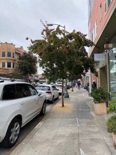 4155 Piedmont Ave, Oakland, CA à louer - Photo de l’immeuble – Image 2 sur 6
