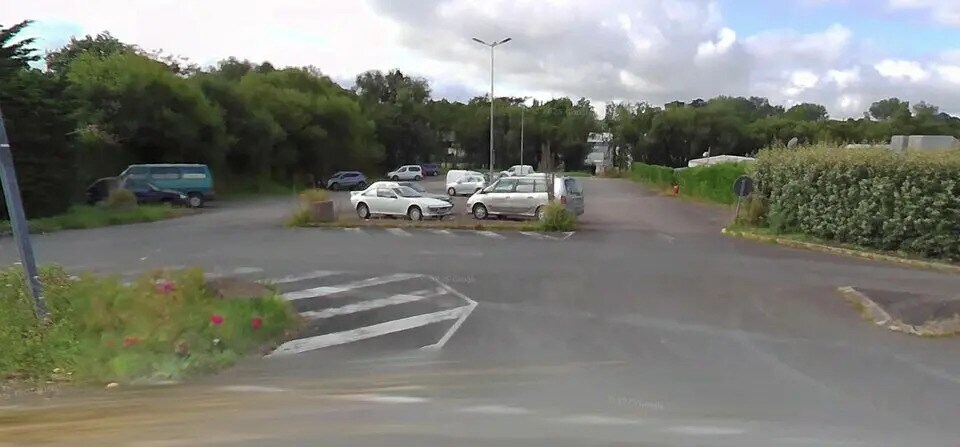 Local d'activités dans Douarnenez à vendre - Photo de l’immeuble – Image 2 sur 2