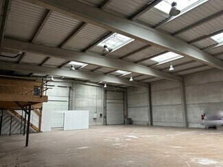 Plus de détails pour Bureau, Local d'activités à louer