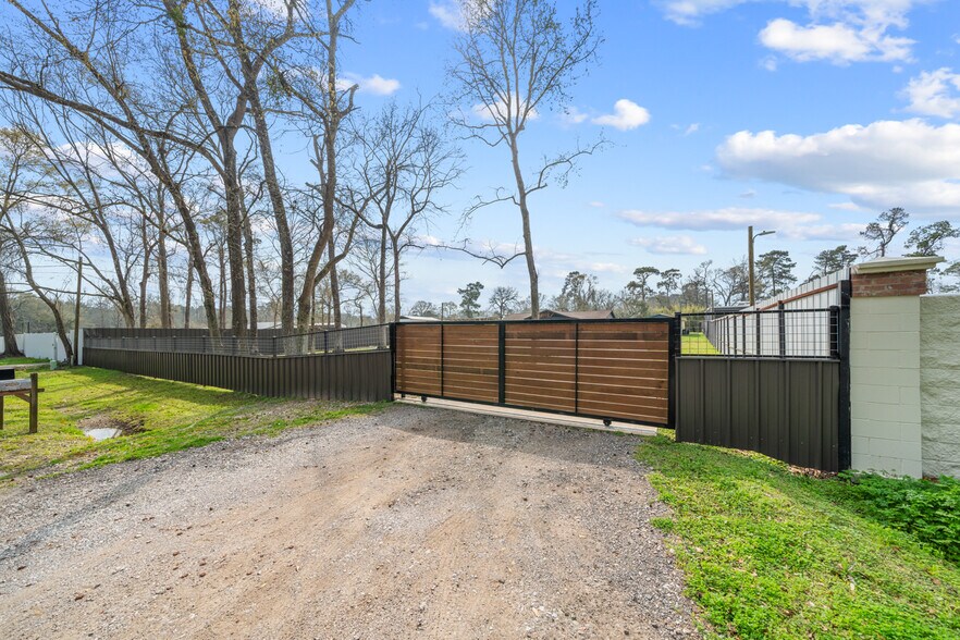 29519 W Hawthorne Dr, Spring, TX à vendre - Photo principale – Image 2 sur 56
