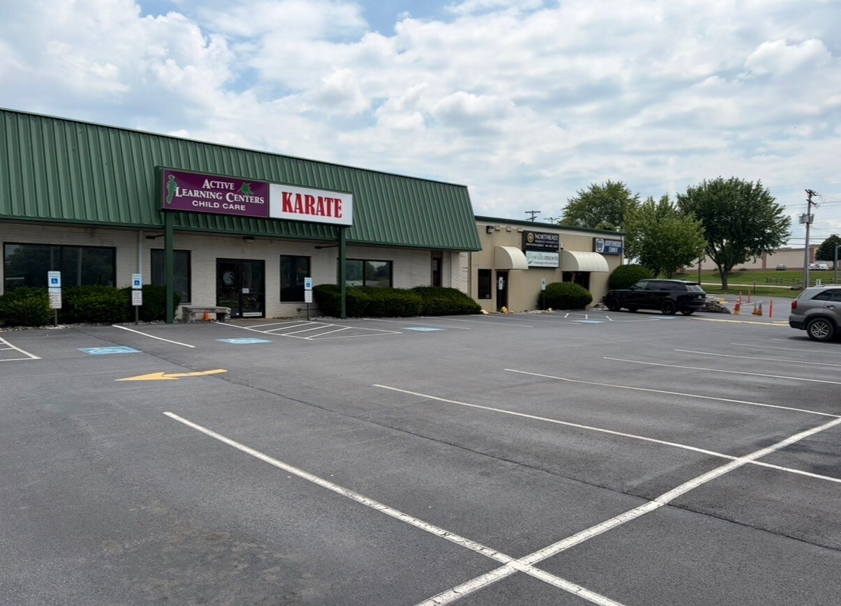 3601 Nazareth Rd, Easton, PA à louer Photo de l’immeuble– Image 1 sur 8