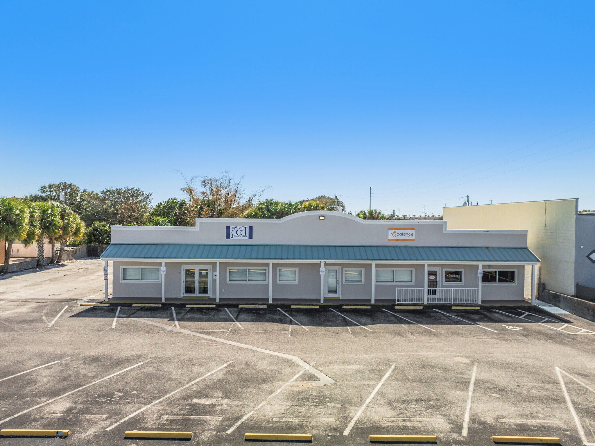105 Cleveland Ave, Cocoa Beach, FL à louer Photo de l’immeuble– Image 1 sur 11