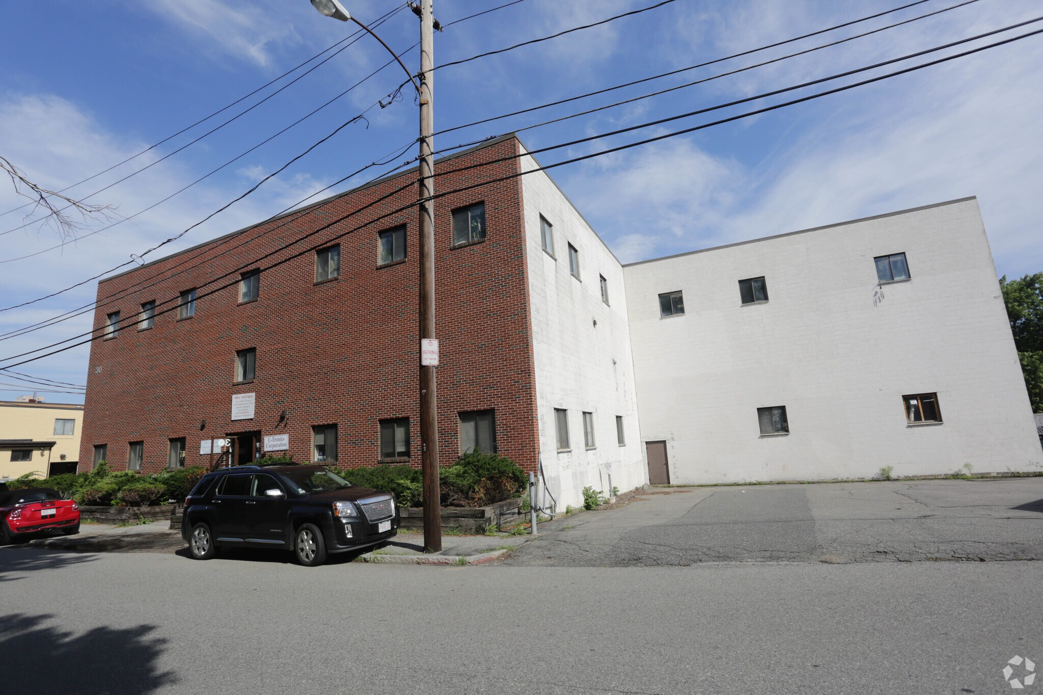 30 Clematis Ave, Waltham, MA à vendre Photo principale– Image 1 sur 9