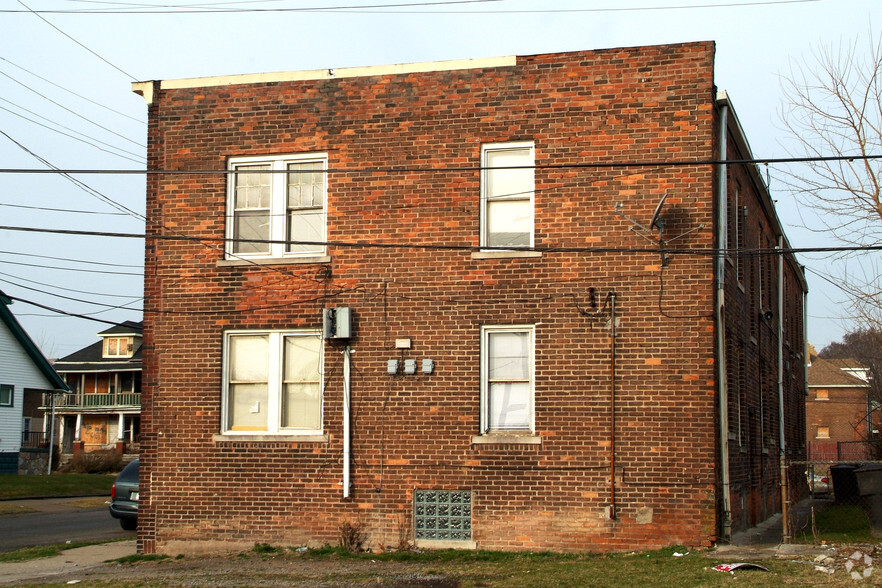 7430 Alaska St, Detroit, MI à vendre - Photo de l’immeuble – Image 2 sur 4