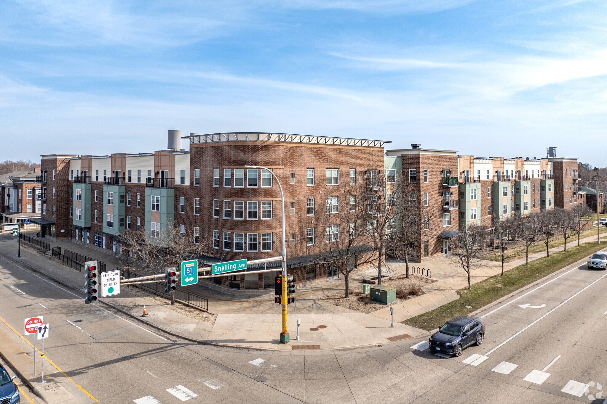 1550 Larpenteur Ave W, Falcon Heights, MN à louer Photo de l’immeuble– Image 1 sur 29