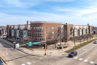 Plus de détails pour 1550 Larpenteur Ave W, Falcon Heights, MN - Local commercial à louer